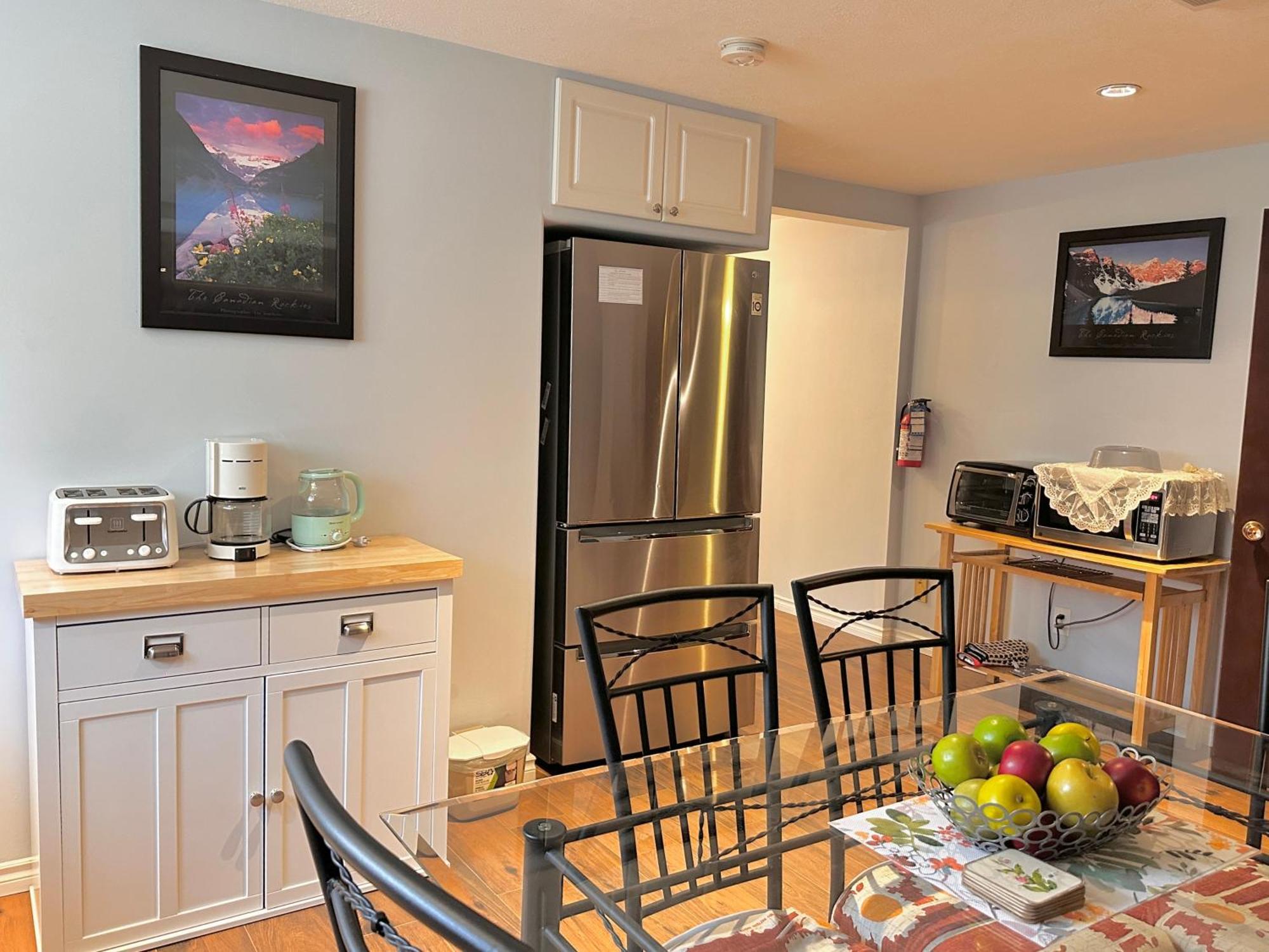 Holiday home Prestigious Stay,2br3bed Suites,near Uofc,hospitals