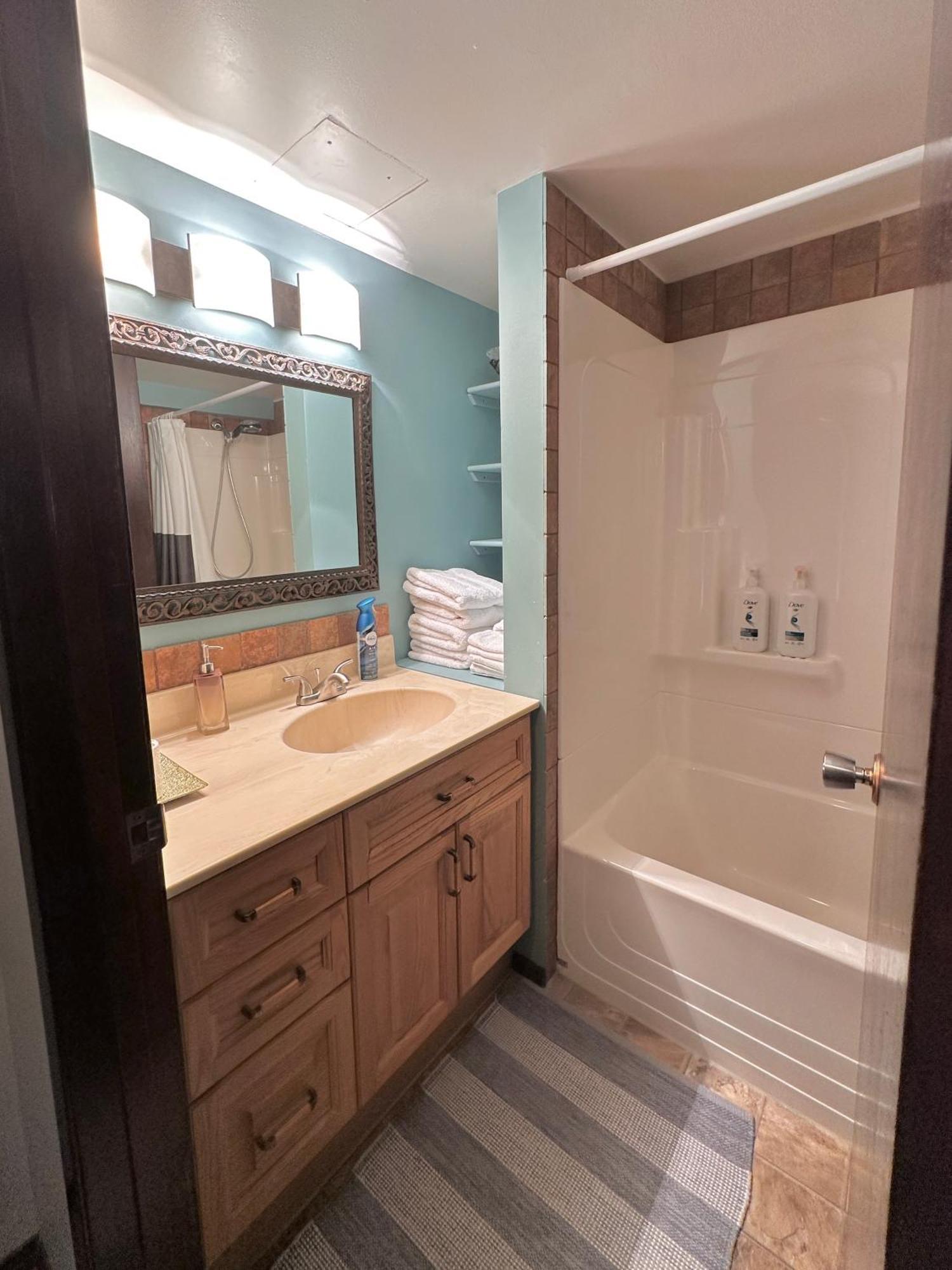 Holiday home Prestigious Stay,2br3bed Suites,near Uofc,hospitals