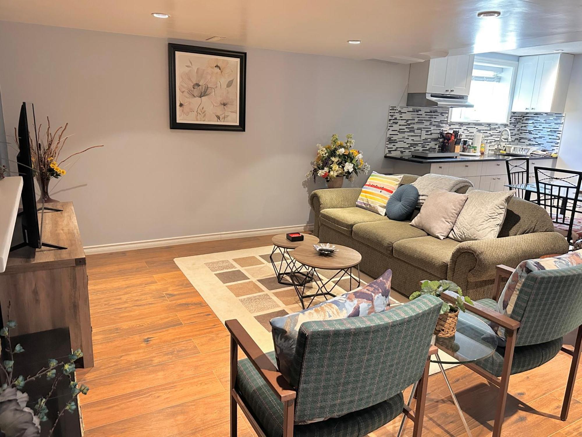 Holiday home Prestigious Stay,2br3bed Suites,near Uofc,hospitals
