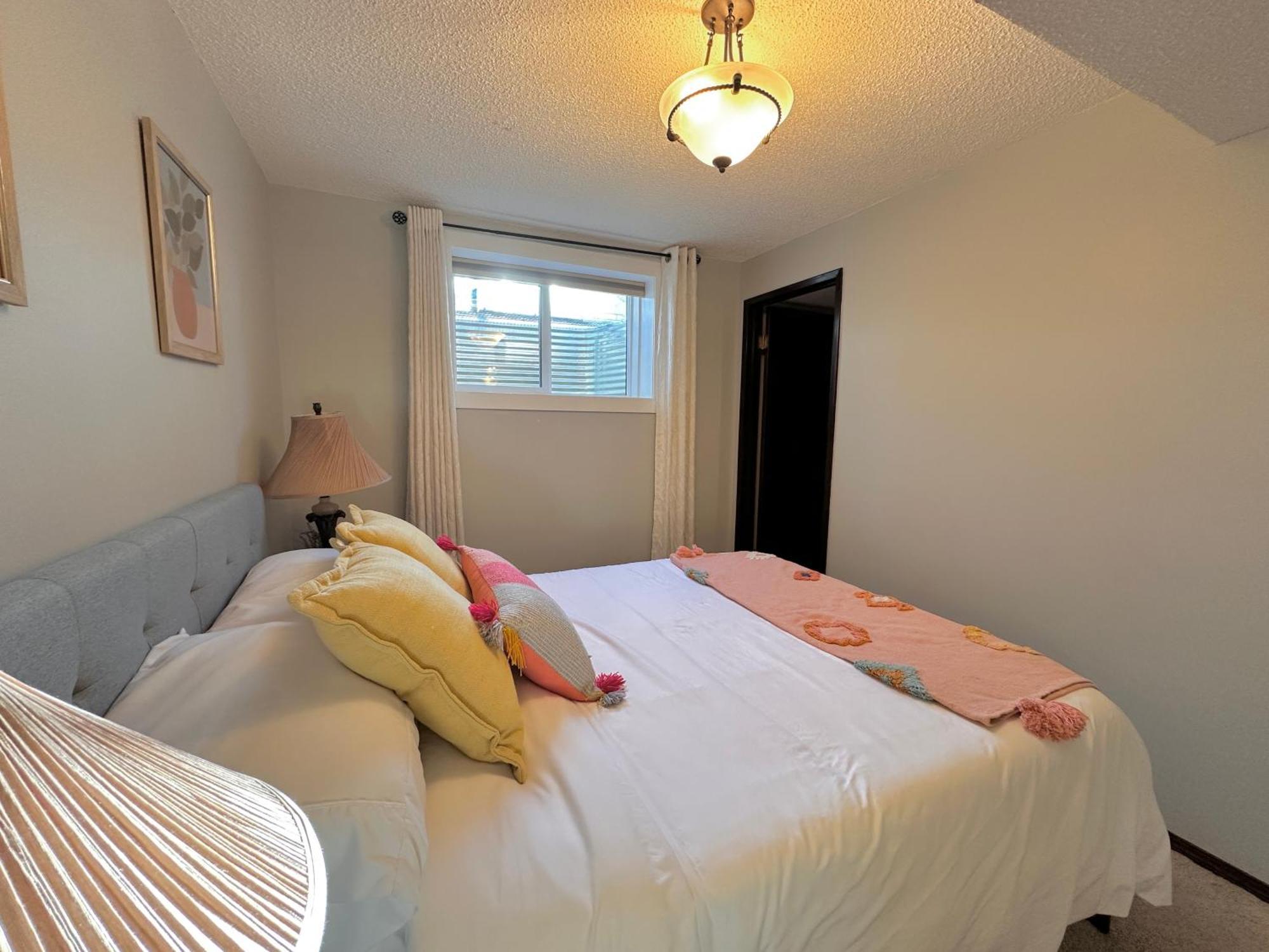 Holiday home Prestigious Stay,2br3bed Suites,near Uofc,hospitals *